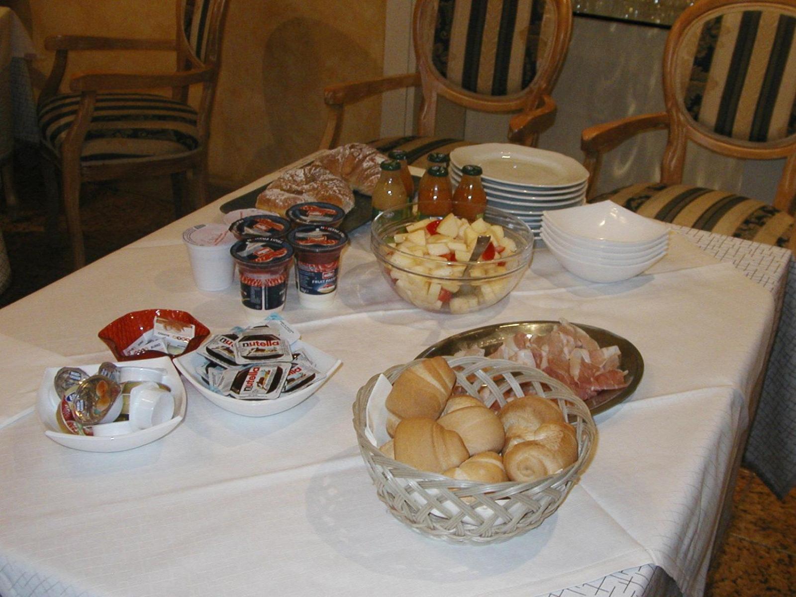 Bed and Breakfast Trattoria Bettola Lonato del Garda Exterior foto